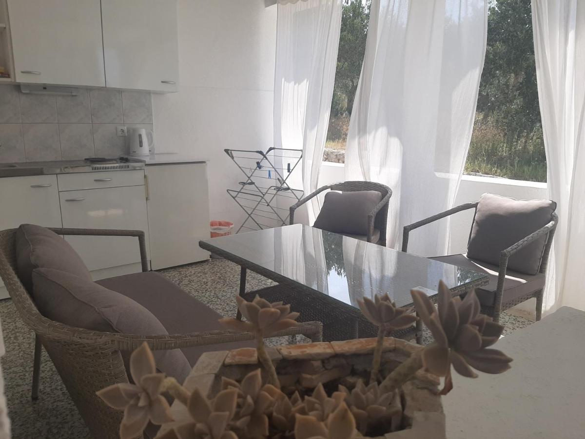 Villa Bratus Промайна Екстериор снимка