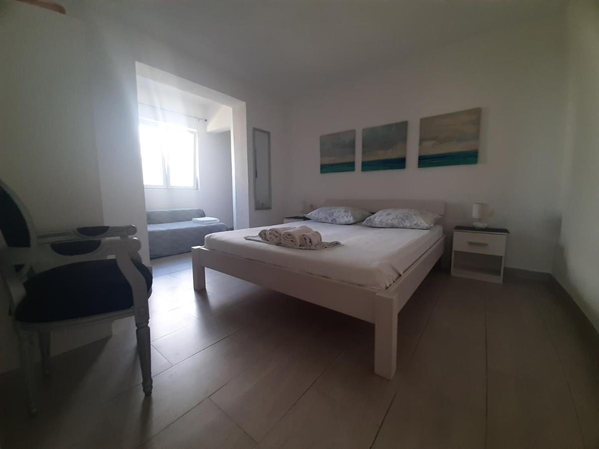 Villa Bratus Промайна Екстериор снимка