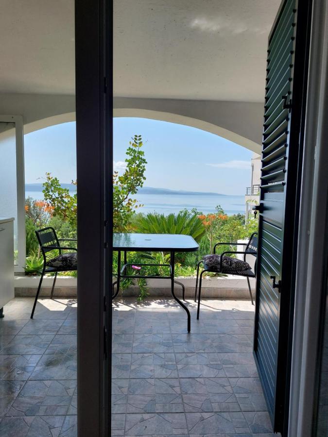 Villa Bratus Промайна Екстериор снимка