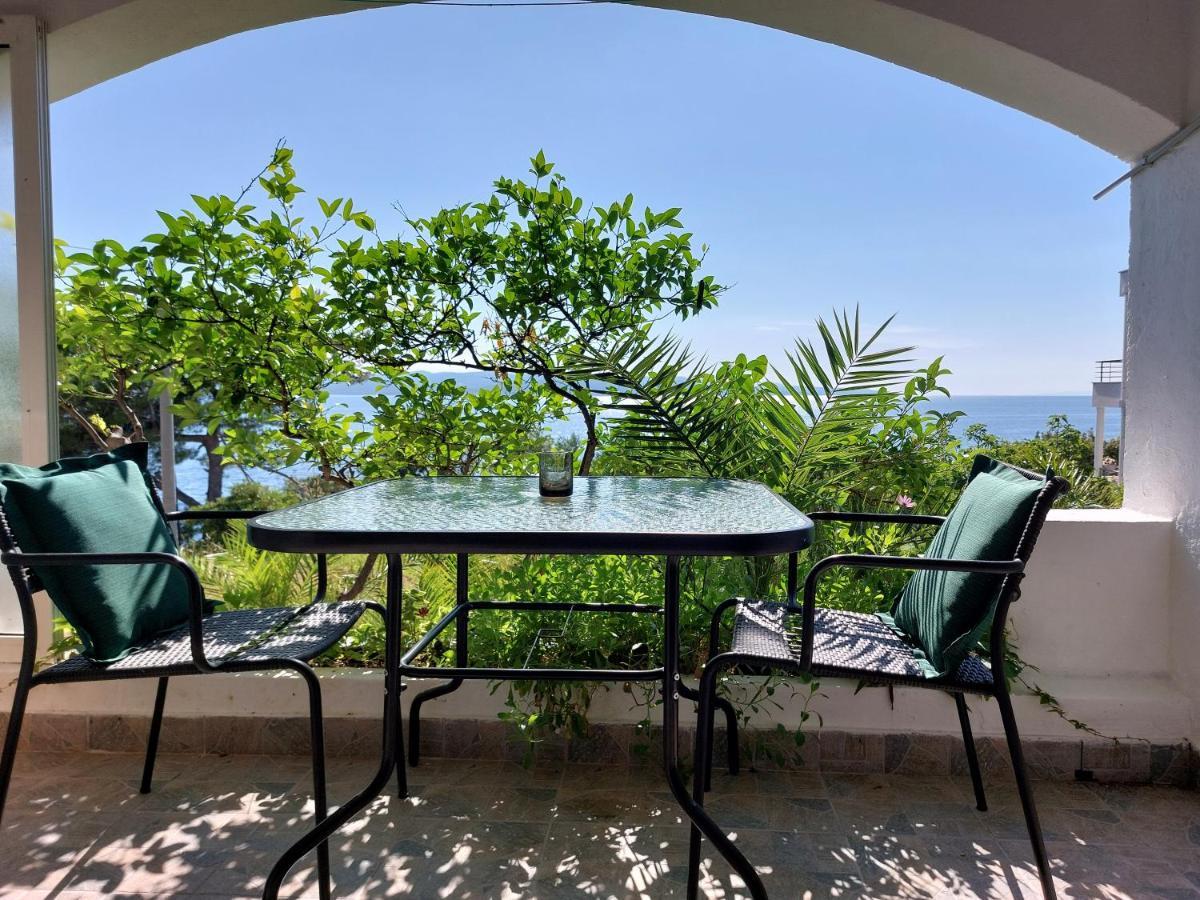Villa Bratus Промайна Екстериор снимка